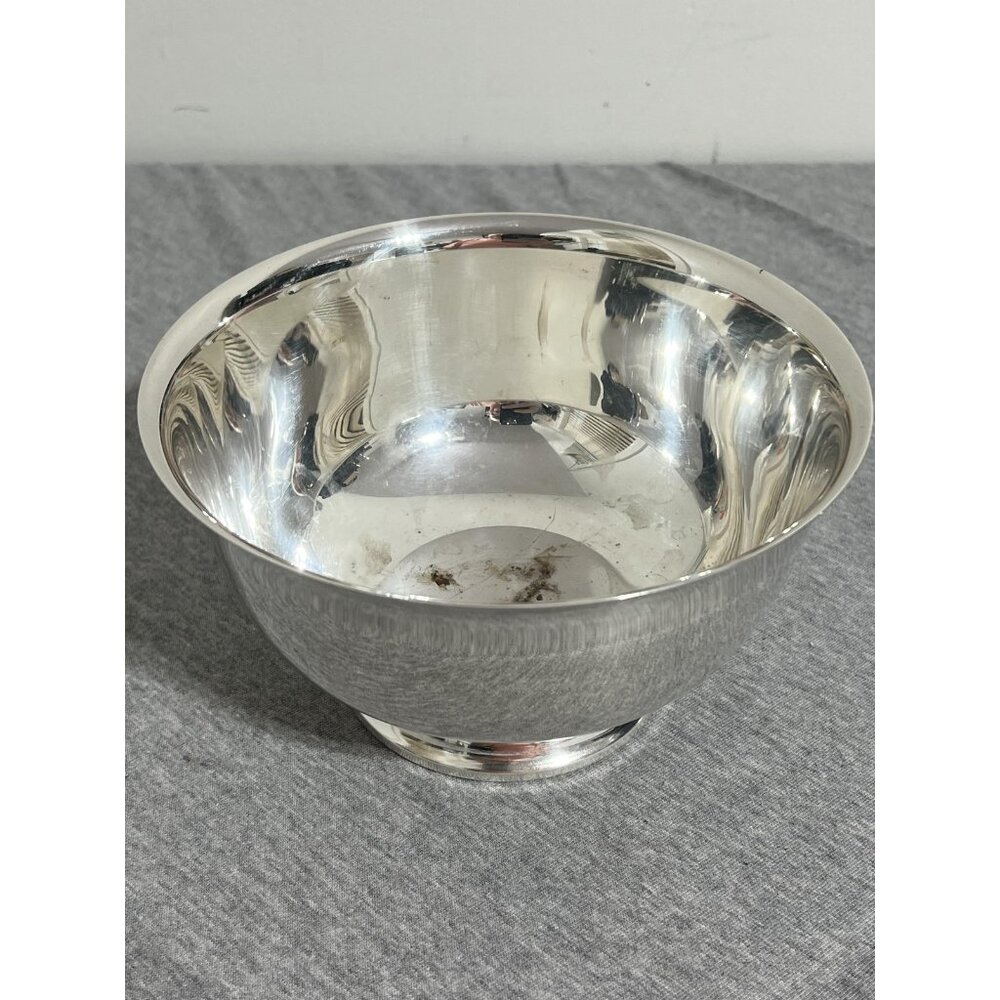 Wm A Rogers Paul Revere Reproduction Silverplate Footed Serving Bowls Set of 2 - Picture 7 of 11